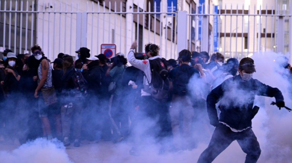 Vidéo d'une femme violentée par la police à Marseille: le parquet ouvre une enquête