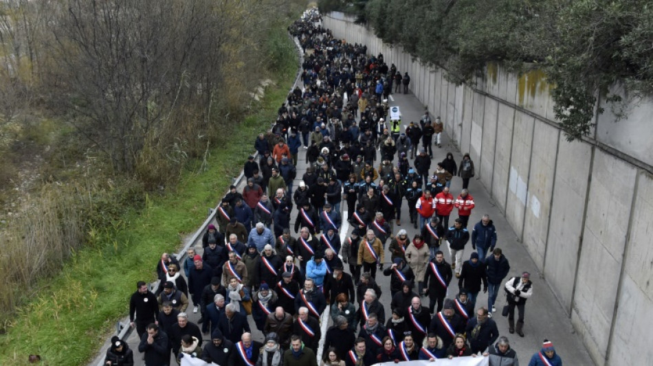 Perpignan: des centaines de manifestants contre des restrictions d'acc&egrave;s &agrave; l'eau