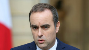 França nomeia novo governo em meio a impasse político