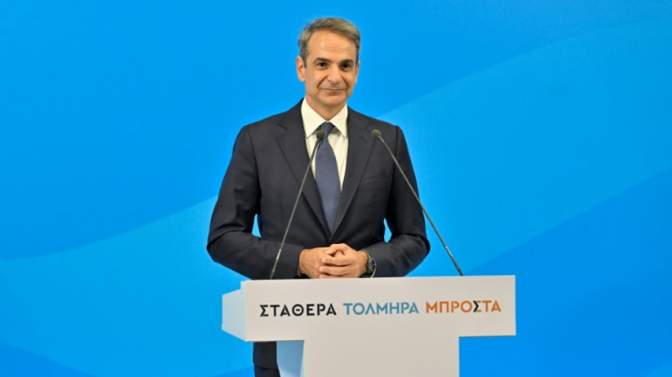 Mitsotakis prev&ecirc; 'mandato forte' e festeja vit&oacute;ria na Gr&eacute;cia