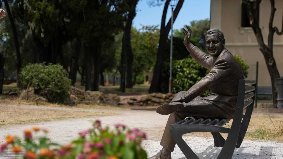 A Roma una statua dedicata ad Alberto Sordi per i suoi 106 anni