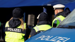 Polizeitransporter kollidiert in Berlin mit Taxi: Acht Verletzte