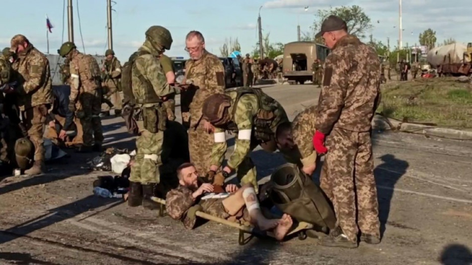 Moscou annonce la reddition de 265 combattants de Marioupol, nouvelle frappe meurtrière