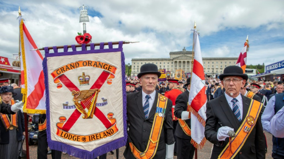 Unionistas de Irlanda del Norte marchan en medio de un estancamiento pol&iacute;tico
