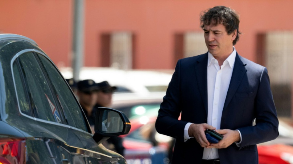 El hermano de Pedro S&aacute;nchez se sienta en el banquillo en Espa&ntilde;a por tr&aacute;fico de influencias