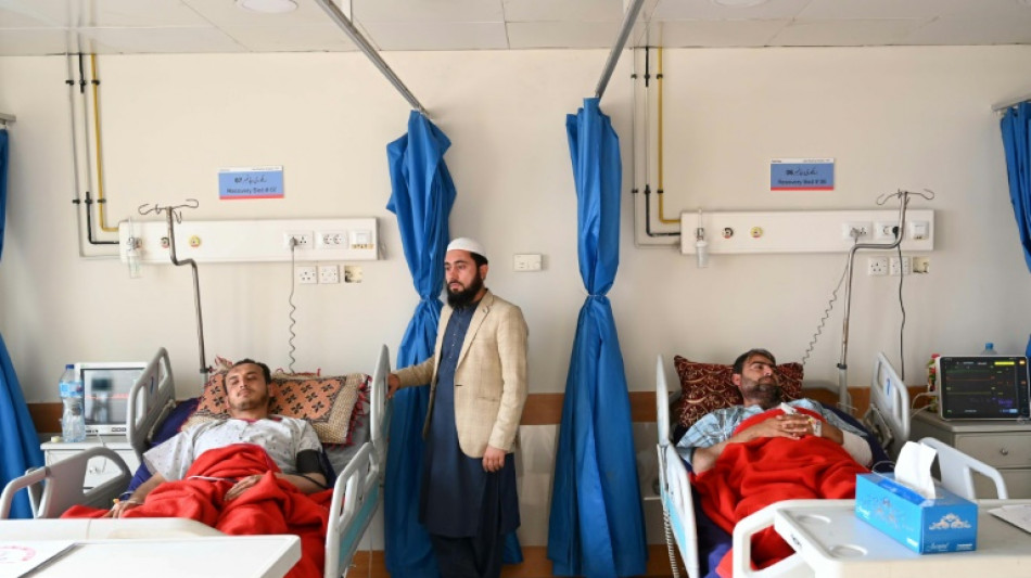 Pakistan: pr&egrave;s de 90 morts dans l'attentat contre une mosqu&eacute;e, des corps retir&eacute;s des d&eacute;combres