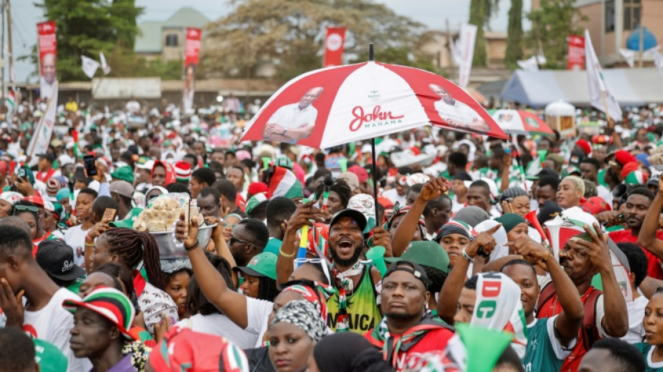 Pr&eacute;sidentielle au Ghana: derniers meetings avant un scrutin qui s&rsquo;annonce serr&eacute;