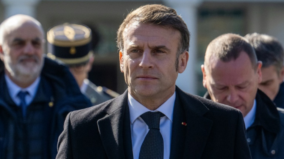 Macron plaide la cause de l'Ukraine face &agrave; Trump, qui campe sur sa ligne