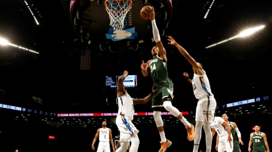 Giannis se desborda y sus Bucks logran su 15&ordm; triunfo consecutivo