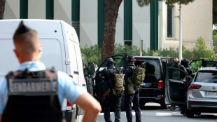 Ein Polizist bei mutma&szlig;lichem Terrorangriff vor Synagoge in Frankreich verletzt