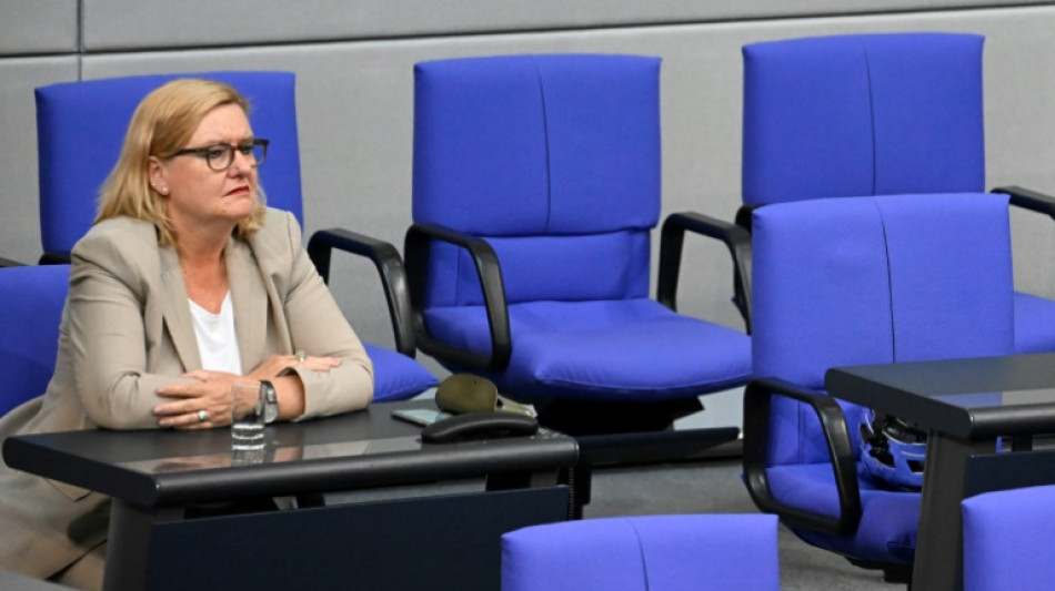 Wehrbeauftragte fordert langfristige Finanzzusagen f&uuml;r R&uuml;stungsindustrie