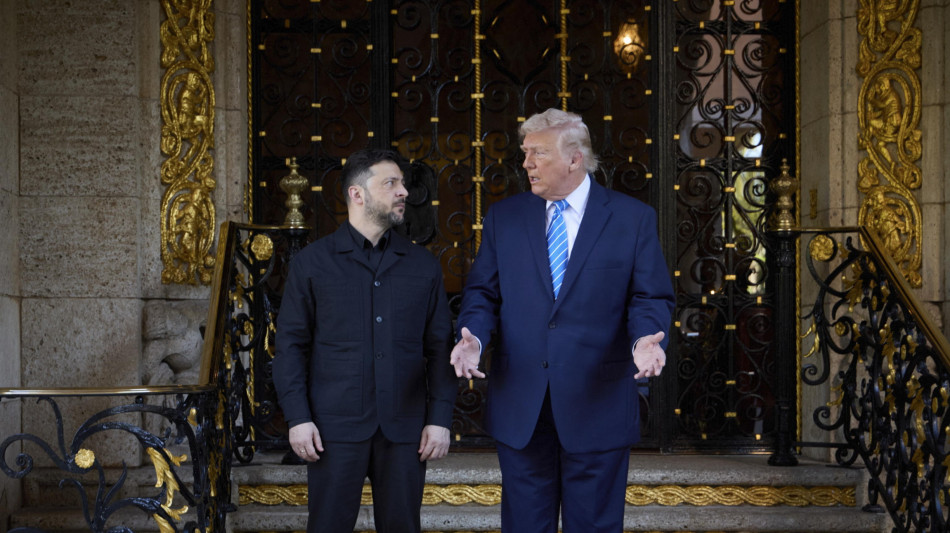 Trump, 'con Zelensky non discussi confini, la guerra deve finire'