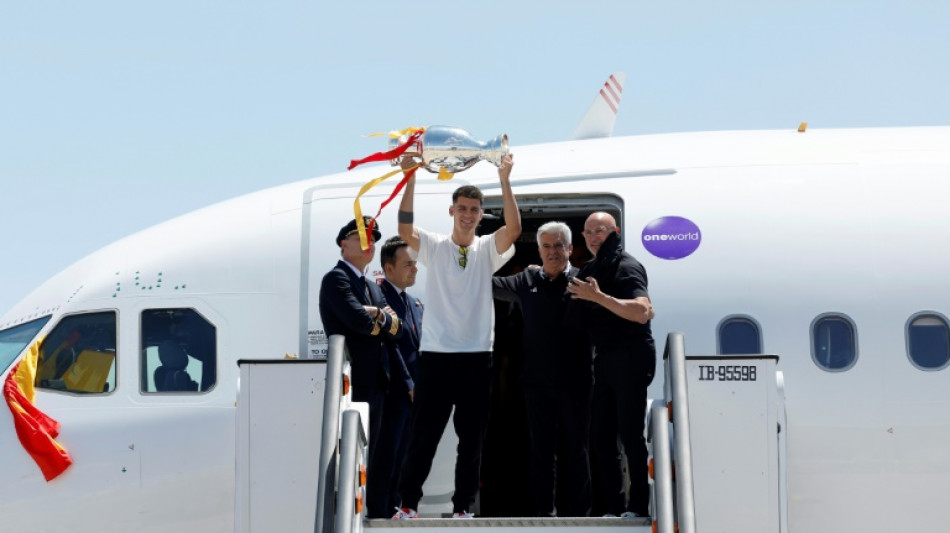 La selecci&oacute;n espa&ntilde;ola llega a Madrid para recibir el homenaje de la afici&oacute;n