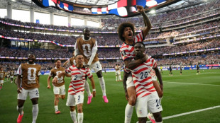 EUA estreia na Copa do Mundo com goleada (4-1) sobre o Paraguai