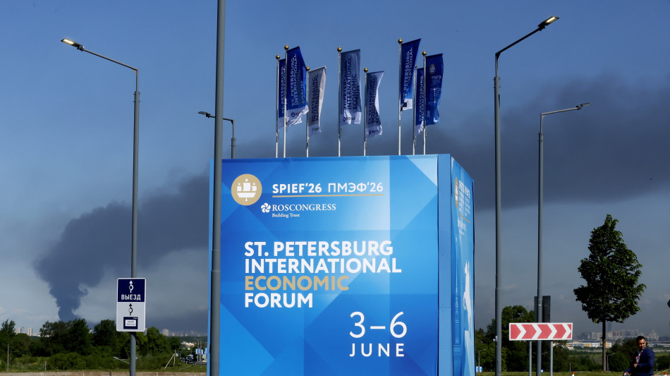 Kiev, 'colpite navi nel porto di Kronstadt vicino San Pietroburgo'