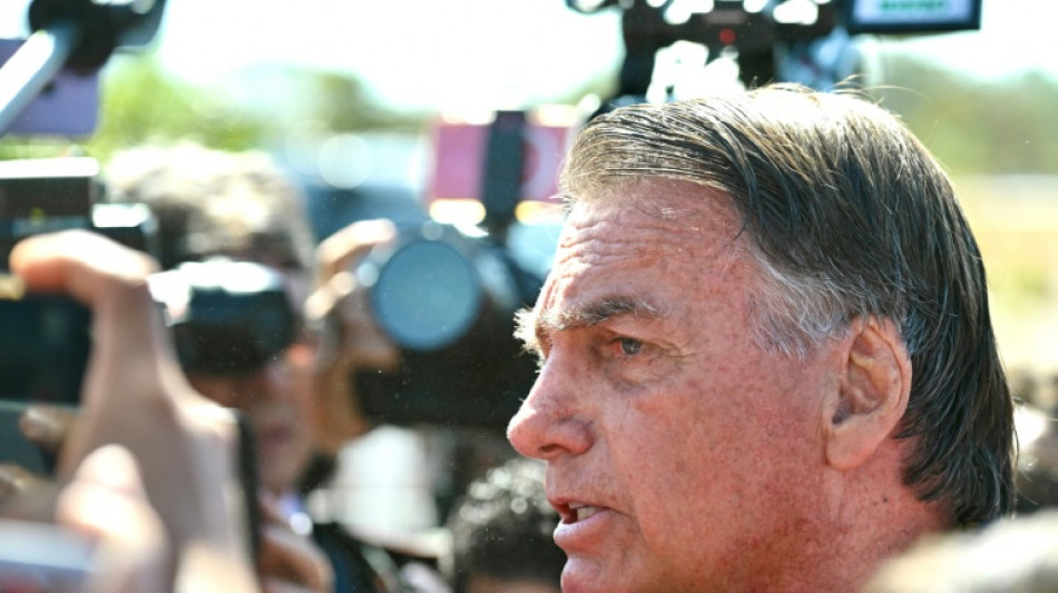 Aumenta a pressão contra Bolsonaro, que deverá usar tornozeleira eletrônica