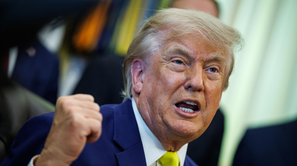 Trump, 'Iran ha abbattuto il nostro Apache, risponderemo'