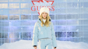 Sfilata in alta quota a Gstaad per il 45/o di Guess