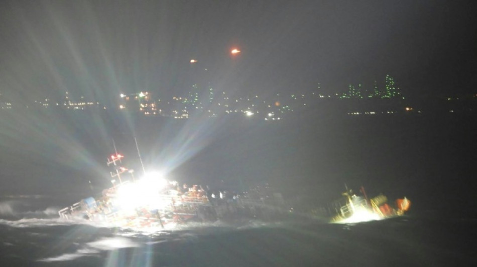 Philippines: naufrage d'un pétrolier, course contre la montre pour éviter une marée noire