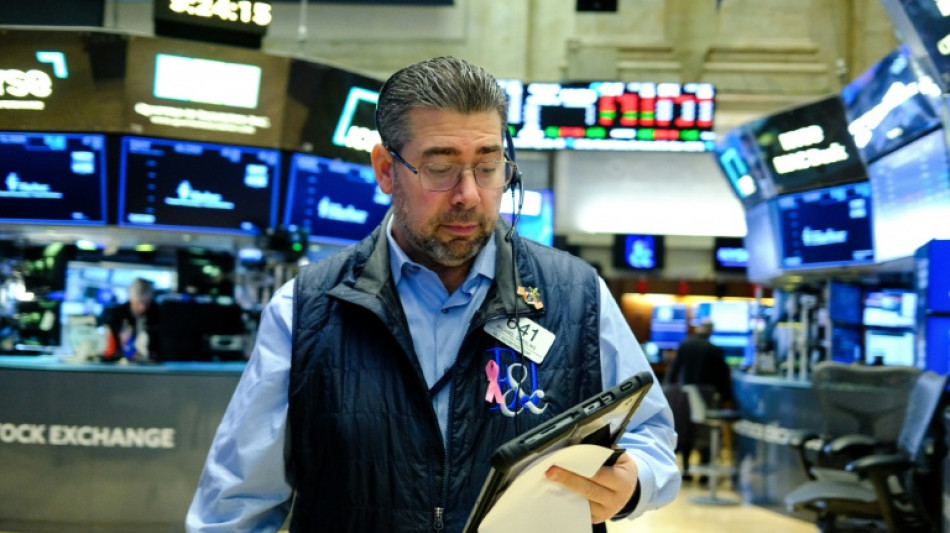 Wall Street recule, affaiblie par la tech