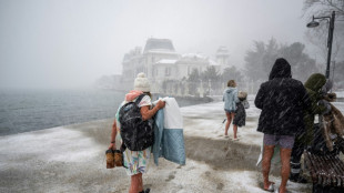 A Istanbul, les irréductibles du Bosphore sous la neige