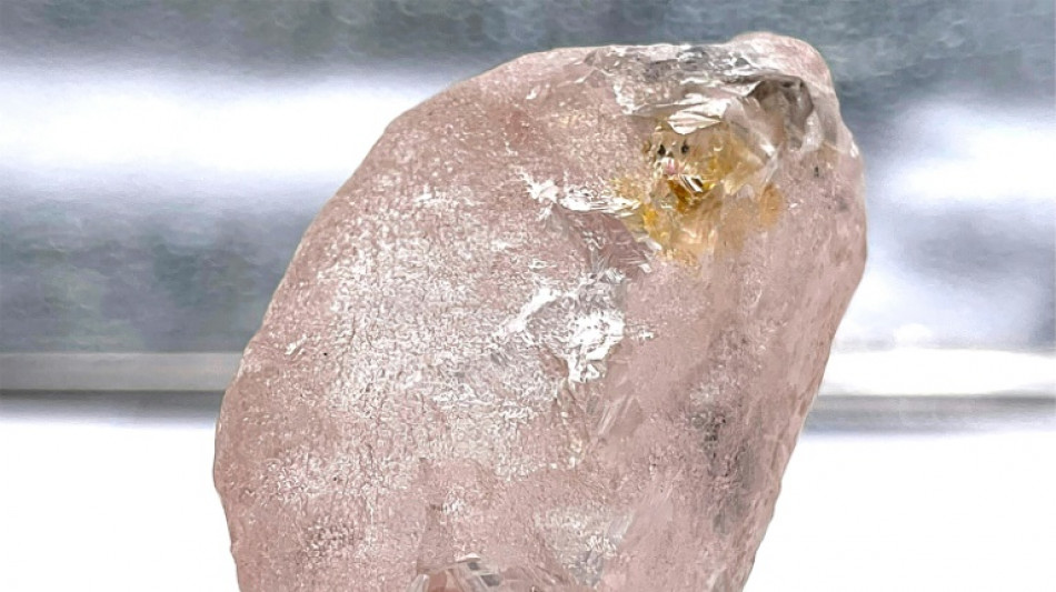 Mineros desentierran diamante rosa en Angola que se cree que es el mayor visto en 300 a&ntilde;os