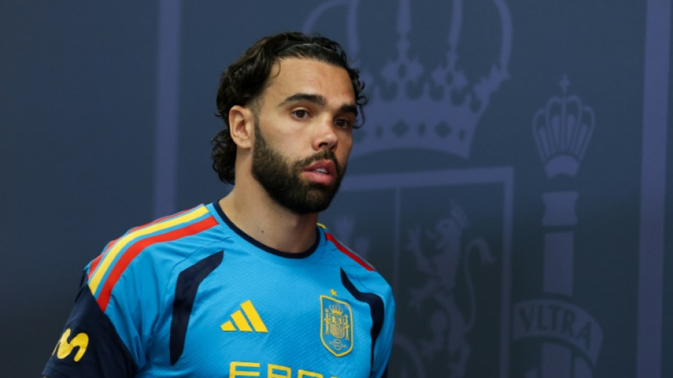 Raya relaxed despite Spain goalkeeper debate