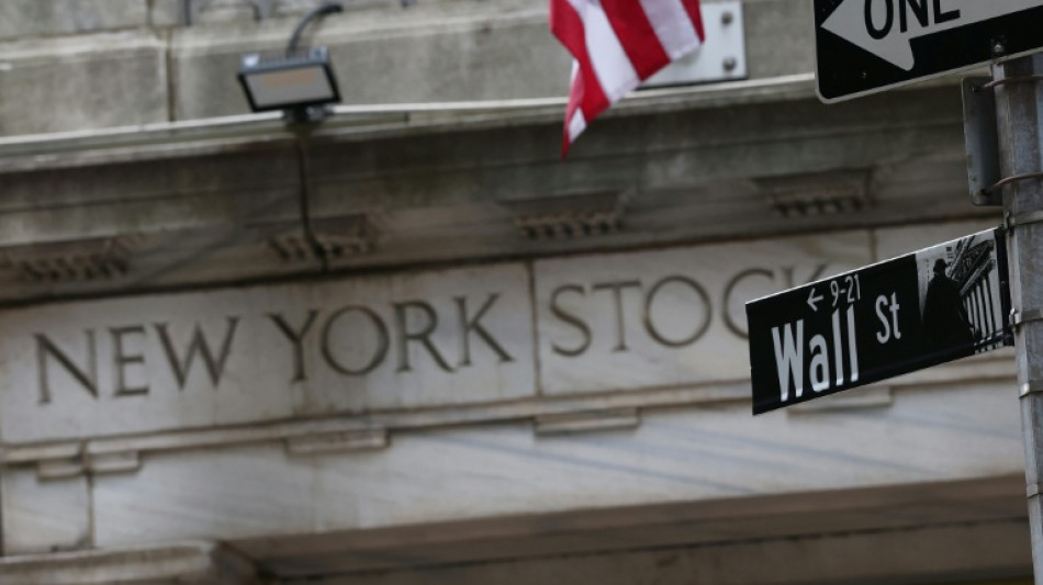 Wall Street abre a la baja, presionada por los precios del petr&oacute;leo