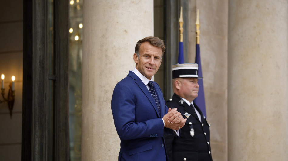 Macron, 'vorrei entro 10 anni il primo viaggio spaziale europeo con astronauti'