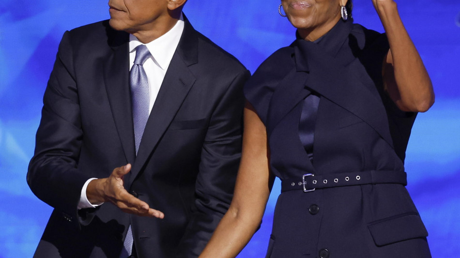 Gli Obama 'volano alto', ignorano il razzismo di Trump e postano sulle Olimpiadi