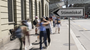 Media, dalle prime proiezioni vince il no al referendum in Svizzera