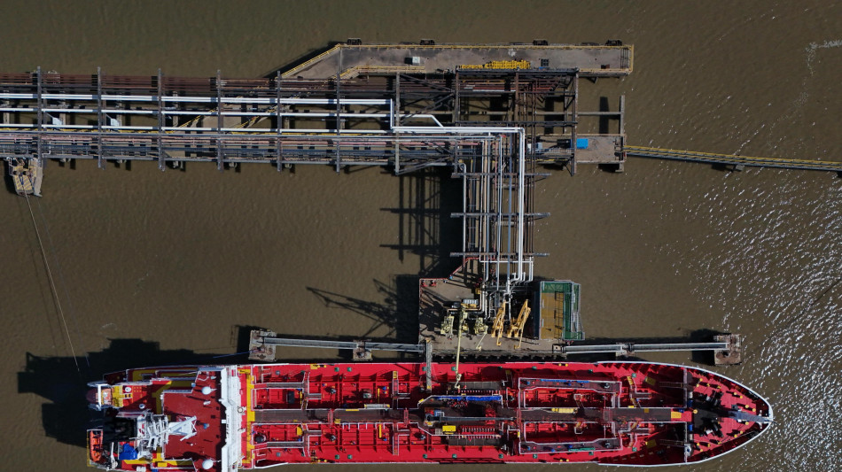 Con tensioni Usa-Iran il petrolio accelera a New York e sale del 5,3%