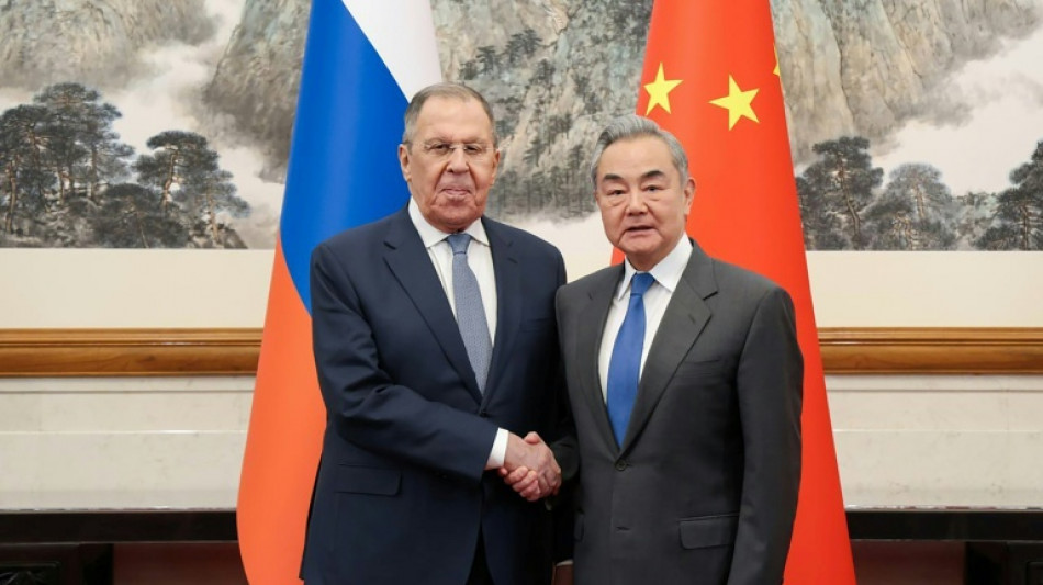Canciller ruso denuncia en Pek&iacute;n los "juegos muy peligrosos" de EEUU y sus aliados en Asia