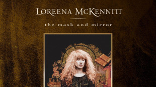 Loreena McKennith celebra i 30 anni di The mask and mirror con una nuova edizione
