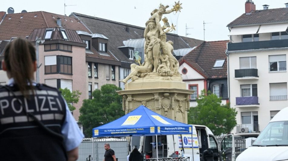 Get&ouml;teter Polizist in Mannheim: Innenminister Strobl ordnet Trauerflor an