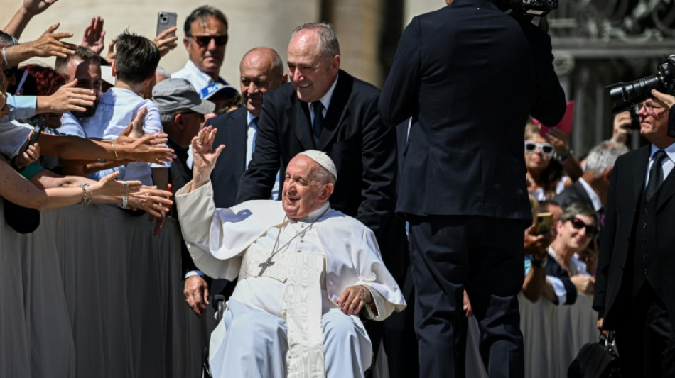 Le pape va &ecirc;tre op&eacute;r&eacute; d'urgence mercredi pour un risque d'occlusion intestinale