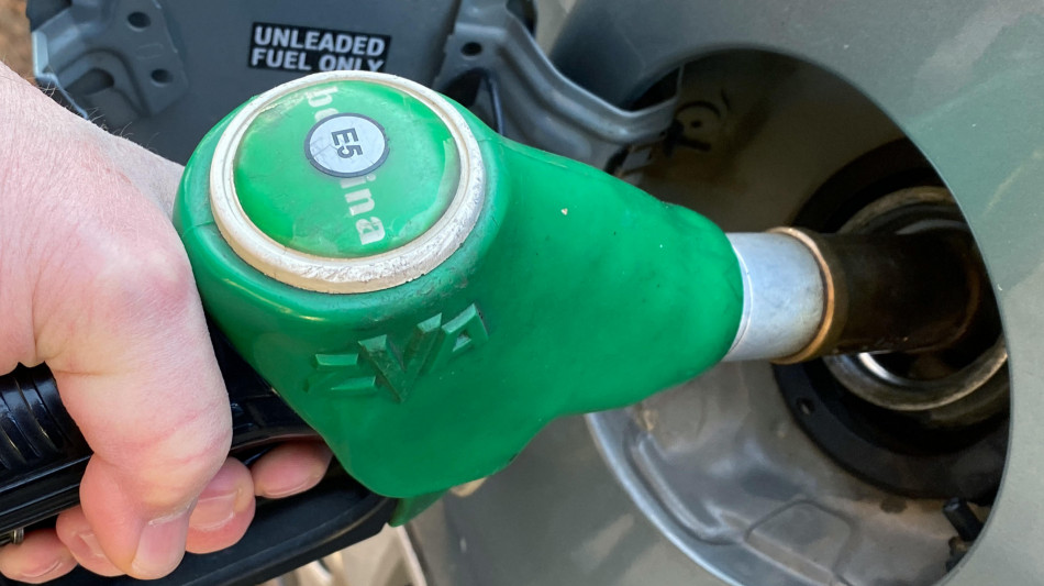 Il Brent scende sotto 80 dollari, prima volta in tre mesi