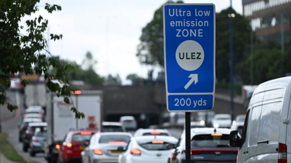 A Londres, l'extension controvers&eacute;e de la taxe pour v&eacute;hicules polluants entre en vigueur