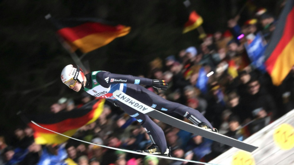 Bei der Domen-Show: Hoffmann fliegt auf das Podest