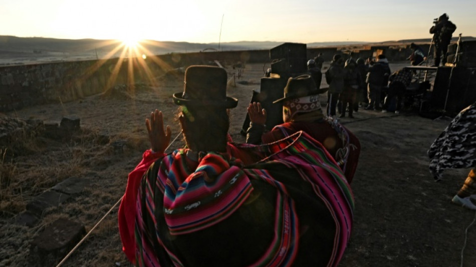 Bolivie: les Aymaras c&eacute;l&egrave;brent avec le soleil le passage &agrave; l'an 5.530