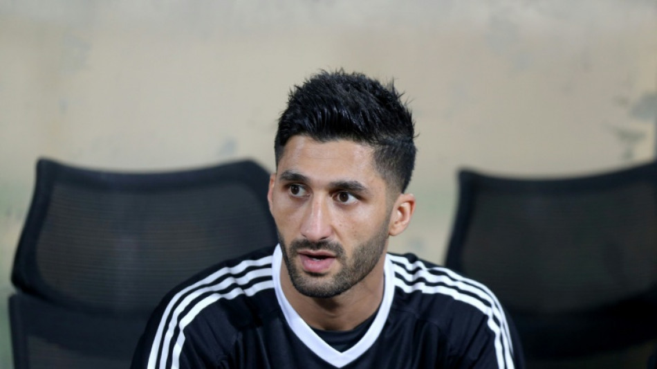 Encarcelan a un exarquero de la selecci&oacute;n iran&iacute; de f&uacute;tbol, denuncia su esposa