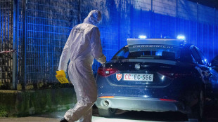 Uomo trovato ucciso con coltellata in casa a Milano, giovane arrestato