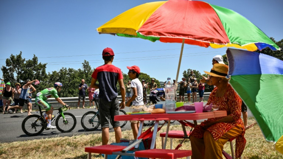 Tour de France: d&eacute;part pour l'&eacute;tape la plus chaude, 3 non-partants dont Roglic