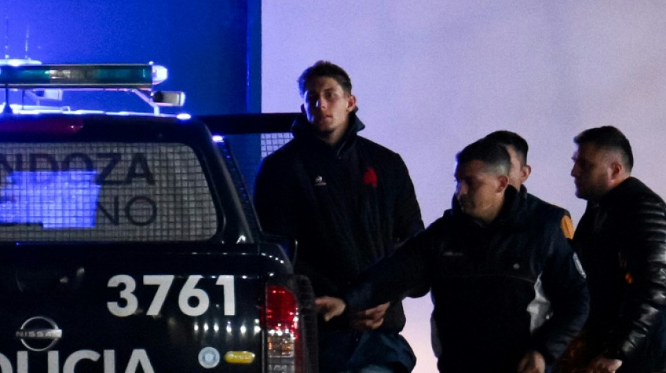 Los rugbiers franceses acusados de violaci&oacute;n comparecen ante la fiscal&iacute;a de Mendoza