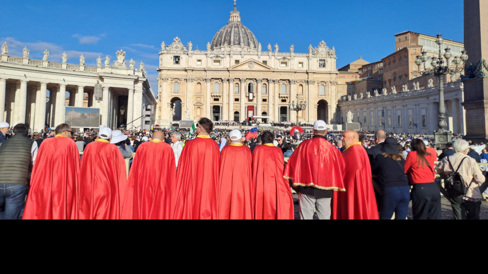 Papa: già 10mila persone a San Pietro per insediamento