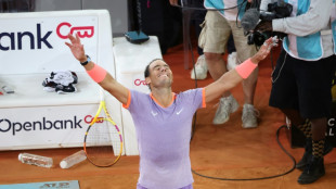Nadal se venga de De Mi&ntilde;aur y avanza a tercera ronda en Madrid 