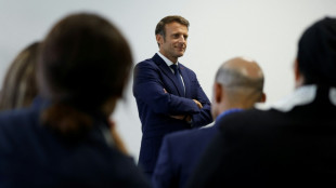 L&eacute;gislatives: bouscul&eacute; sur sa gauche, Macron investit le terrain s&eacute;curitaire