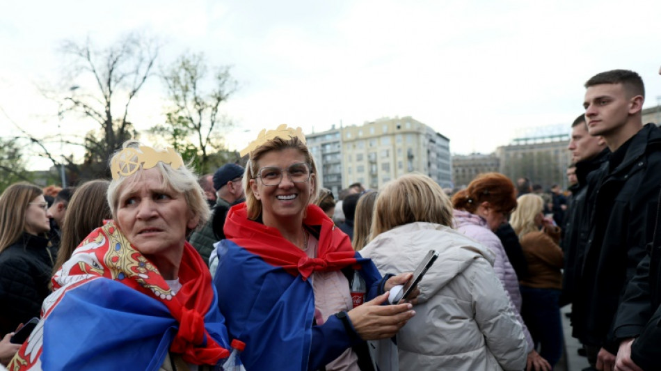 "Il a l'air bien" : en Serbie, à la rencontre de ceux qui font encore confiance au président