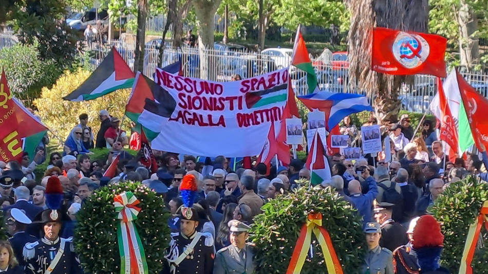 'Fuori Lagalla e sionisti dal 25 aprile', sindaco contestato a Palermo