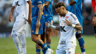Com Neymar indispon&iacute;vel, Ancelotti vai a jogo do Santos antes de anunciar convocados
